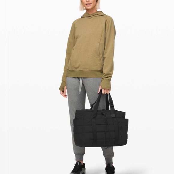 ❗️NWT❗️| Lululemon | Dash All Day Duffel. - Picture 2 of 9
